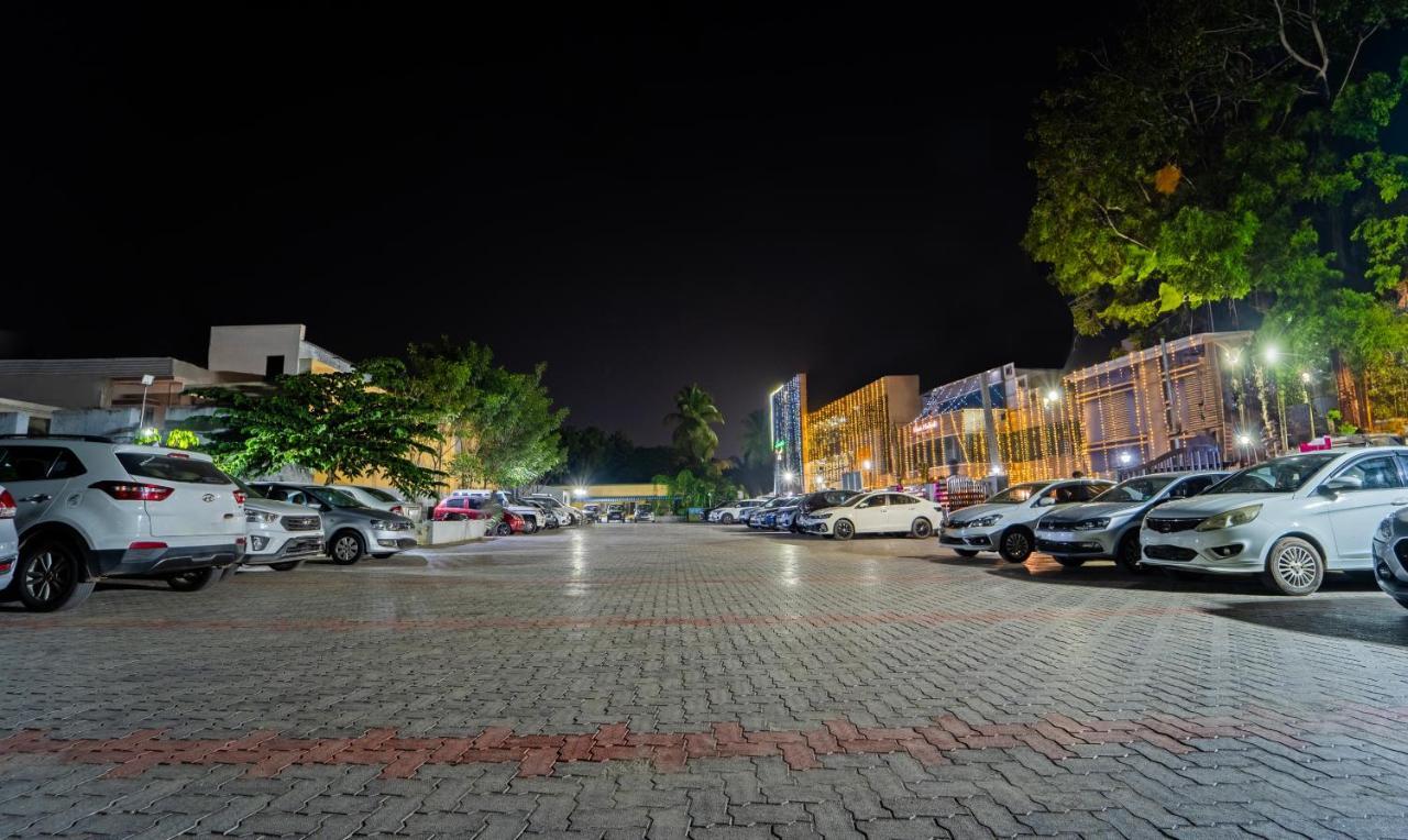 Itsy Hotels Sri Mani'S Residency, Coimbatore Airport Exterior photo